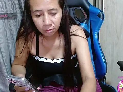 Danielagomez33 online show from 05/27/26, 12:29