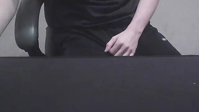 Snapshot of LoveFun02 chatting on 12/02/25, 05:30 LoveFun02 online show from 12/02/25, 05:30