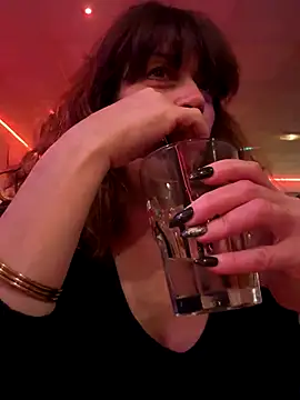 Snapshot of sweetinside_ chatting on 12/13/25, 09:53 sweetinside online show from 12/13/25, 09:53