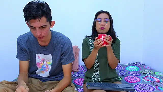 Snapshot of Ana_and_Leo chatting on 02/05/25, 11:44 Ana and Leo online show from 02/05/25, 11:44