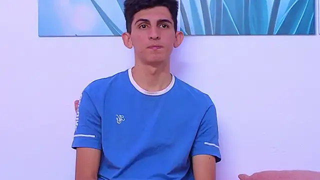 Snapshot of Ana_and_Leo chatting on 09/09/25, 12:05 Ana and Leo online show from 09/09/25, 12:05