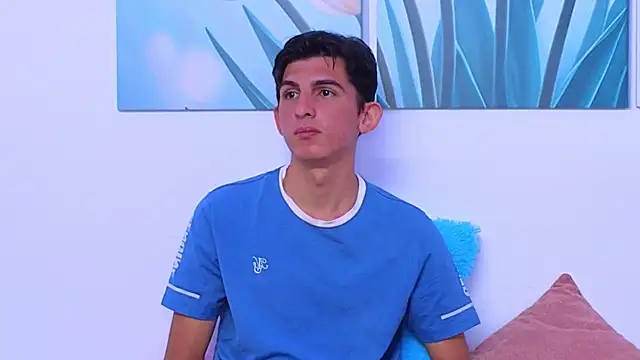 Snapshot of Ana_and_Leo chatting on 10/27/25, 04:00 Ana and Leo online show from 10/27/25, 04:00