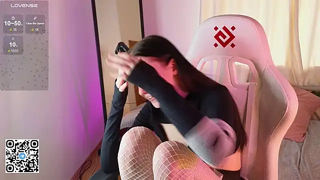 Snapshot of mon_lola chatting on 01/21/25, 09:35 mon lola online show from 01/21/25, 09:35