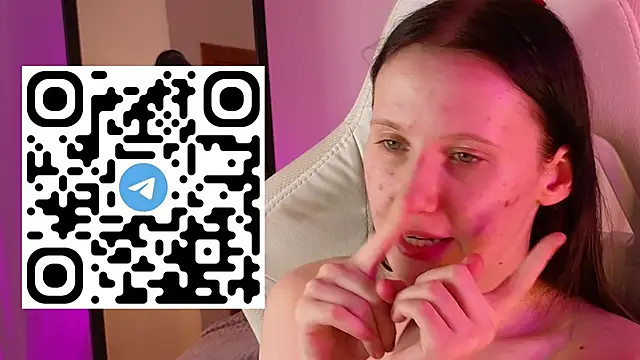 Snapshot of mon_lola chatting on 01/22/25, 06:20 mon lola online show from 01/22/25, 06:20