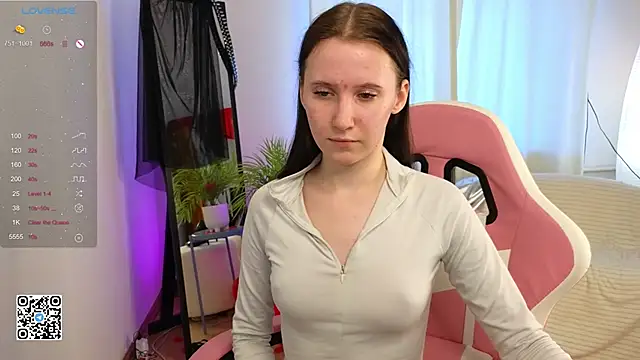 Snapshot of mon_lola chatting on 02/21/25, 11:55 mon lola online show from 02/21/25, 11:55