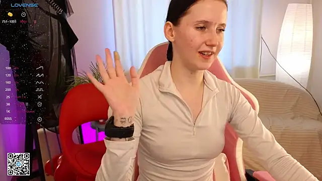 Snapshot of mon_lola chatting on 02/22/25, 10:51 mon lola online show from 02/22/25, 10:51