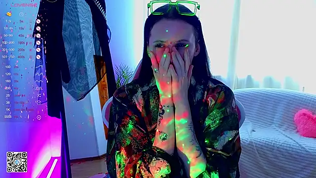 Snapshot of mon_lola chatting on 02/28/25, 09:47 mon lola online show from 02/28/25, 09:47