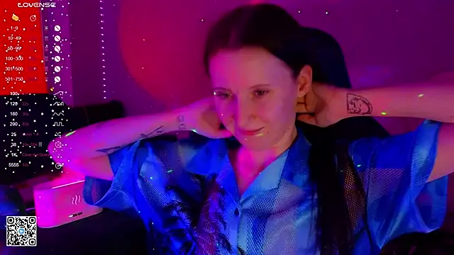 Snapshot of mon_lola chatting on 03/06/25, 02:18 mon lola online show from 03/06/25, 02:18