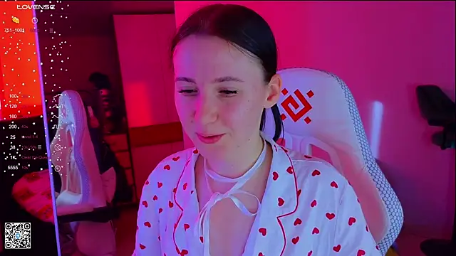 Snapshot of mon_lola chatting on 03/10/25, 06:16 mon lola online show from 03/10/25, 06:16