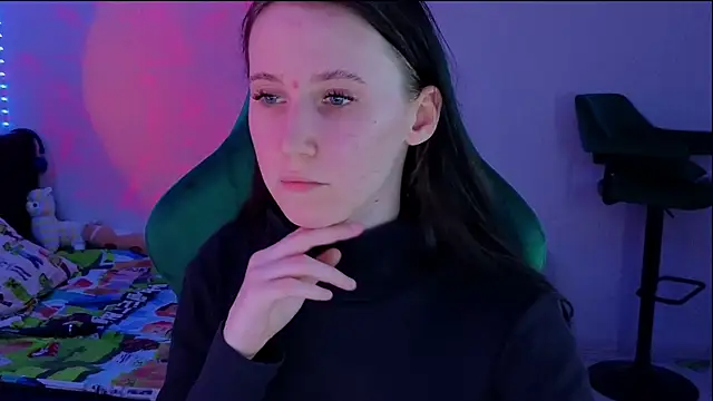 Snapshot of mon_lola chatting on 03/12/25, 05:49 mon lola online show from 03/12/25, 05:49