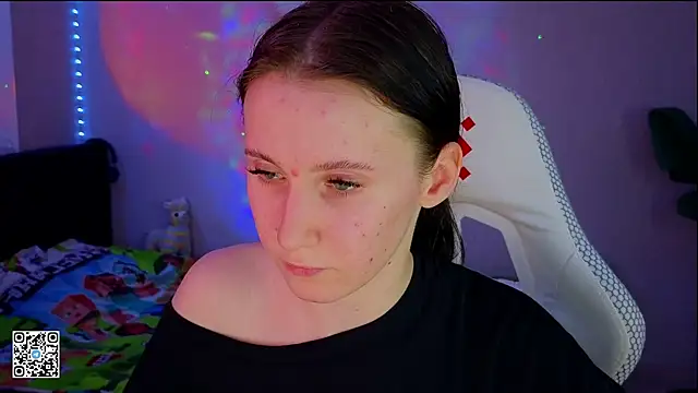 Snapshot of mon_lola chatting on 03/13/25, 05:50 mon lola online show from 03/13/25, 05:50