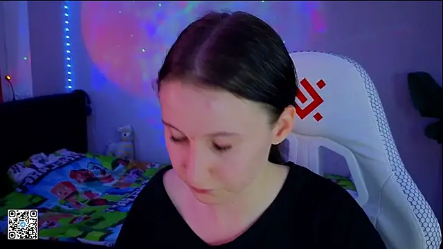 Snapshot of mon_lola chatting on 03/13/25, 09:05 mon lola online show from 03/13/25, 09:05