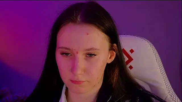 Snapshot of mon_lola chatting on 03/15/25, 05:37 mon lola online show from 03/15/25, 05:37