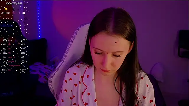 Snapshot of mon_lola chatting on 03/15/25, 08:43 mon lola online show from 03/15/25, 08:43