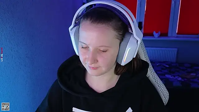 Snapshot of mon_lola chatting on 10/09/25, 01:09 mon lola online show from 10/09/25, 01:09