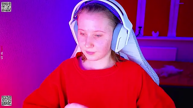 Snapshot of mon_lola chatting on 12/02/25, 04:57 mon lola online show from 12/02/25, 04:57