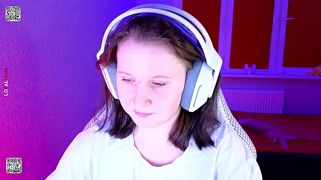 Snapshot of mon_lola chatting on 01/31/26, 07:11 mon lola online show from 01/31/26, 07:11