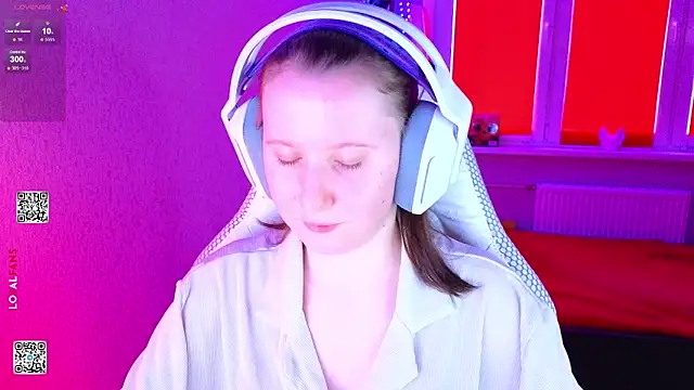 Snapshot of mon_lola chatting on 03/04/26, 12:00 mon lola online show from 03/04/26, 12:00