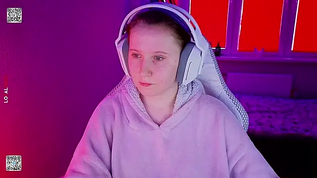 mon lola online show from 04/24/26, 01:24