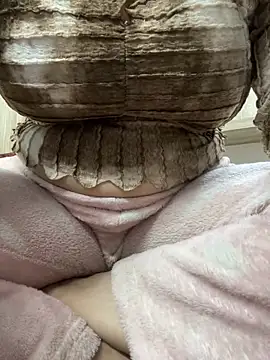 Red-Magic-25 online show from 02/15/25, 07:27