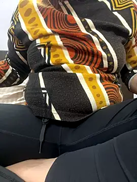 Red-Magic-25 online show from 11/23/25, 06:57