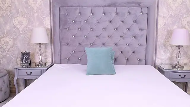 LexiRiley online show from 10/10/25, 05:28