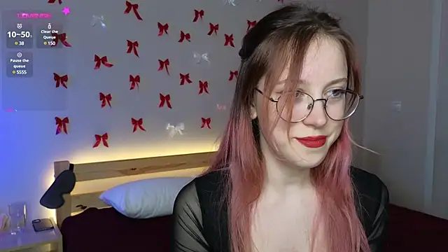 Snapshot of MaryBliss chatting on 03/11/25, 06:00 MaryBliss online show from 03/11/25, 06:00