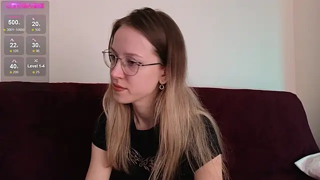 Snapshot of MaryBliss chatting on 09/27/25, 01:32 MaryBliss online show from 09/27/25, 01:32