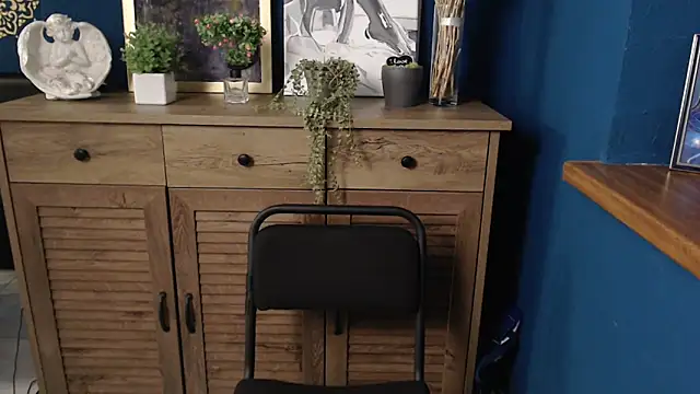 Snapshot of mini_girly chatting on 09/11/25, 01:00 mini girly online show from 09/11/25, 01:00