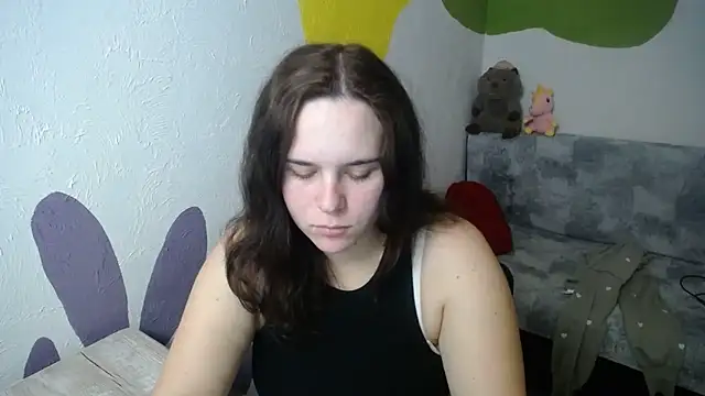 Snapshot of mini_girly chatting on 10/27/25, 01:48 mini girly online show from 10/27/25, 01:48