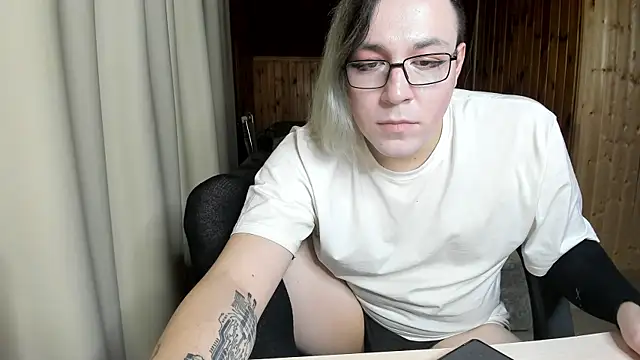 Snapshot of ScanDarky chatting on 02/06/25, 04:36 ScanDarky online show from 02/06/25, 04:36