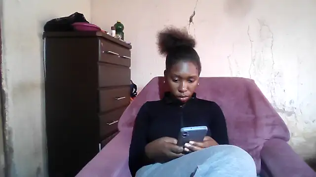 Hotdaily04 online show from 09/23/25, 07:11