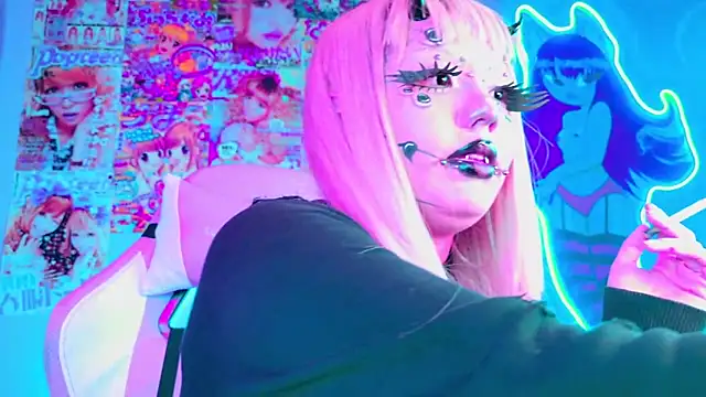 LaytonBox online show from 03/10/25, 08:26