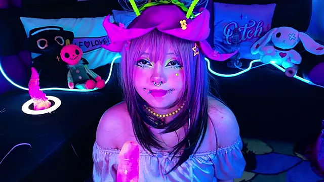 LaytonBox online show from 10/03/25, 01:41