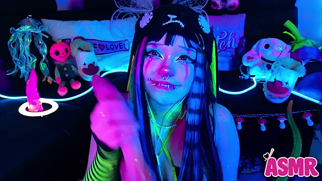 LaytonBox online show from 10/07/25, 02:03