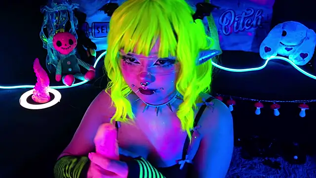 LaytonBox online show from 10/10/25, 01:32