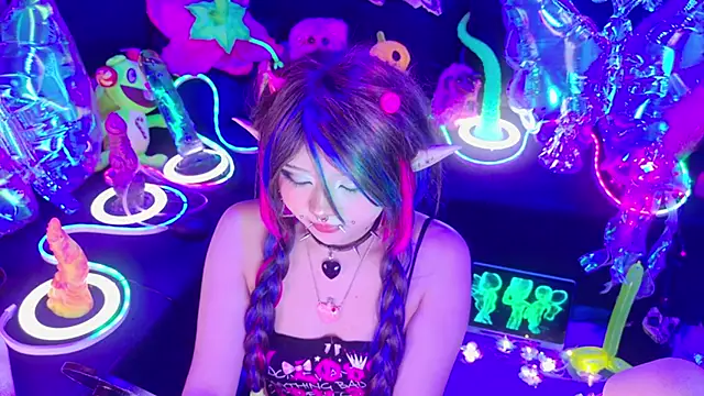 LaytonBox online show from 02/06/26, 02:20