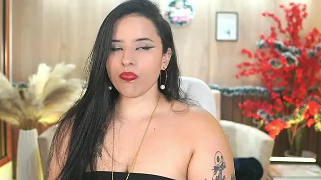 Emma Walkerr  online show from 12/22/25, 07:00