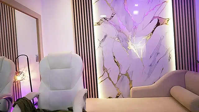 Emma Walkerr  online show from 04/08/26, 07:03