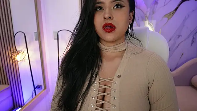 Emma Walkerr  online show from 04/15/26, 07:58