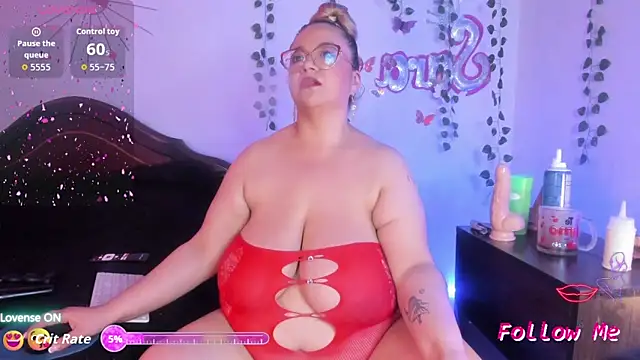 naughty curvy1  online show from 04/13/26, 06:13