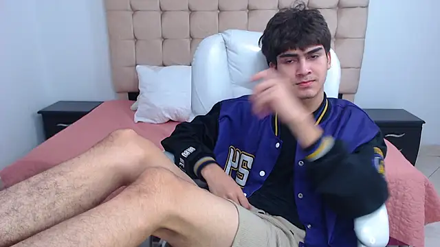 Tommy18   online show from 02/06/25, 09:32