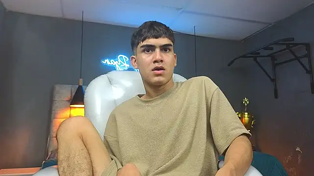 Tommy18   online show from 02/13/25, 09:41