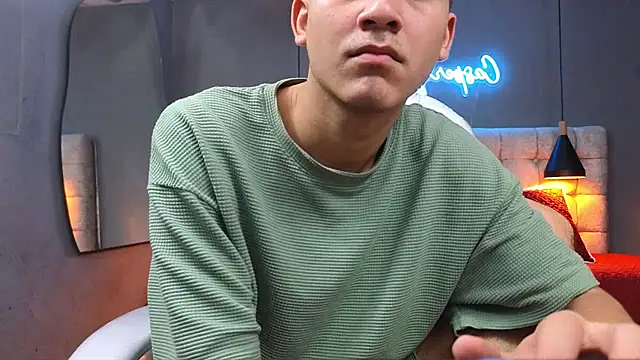 Tommy18   online show from 02/23/25, 09:22