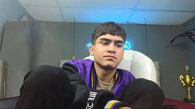 Tommy18   online show from 02/27/25, 07:12