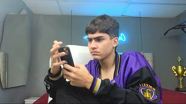 Tommy18   online show from 02/27/25, 10:15