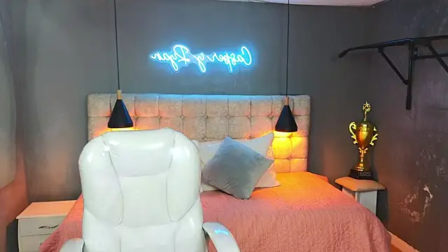 Tommy18   online show from 03/07/25, 12:12