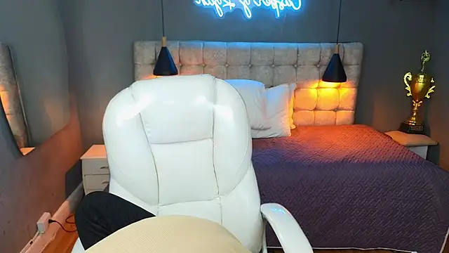 Tommy18   online show from 03/13/25, 07:09