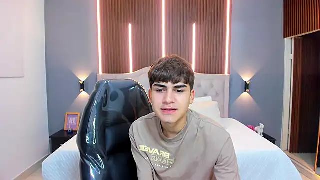 Tommy18   online show from 10/17/25, 03:31