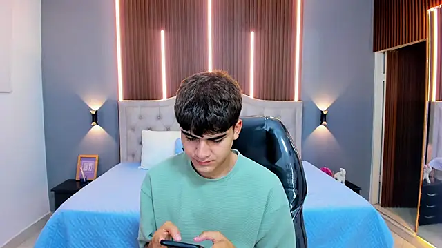 Tommy18   online show from 11/06/25, 03:29